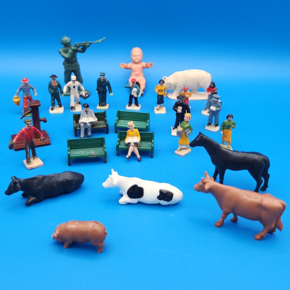 Vintage Toy‎ Figurines Park Bench Train Water Pump Baby Solder Pig Cow Horse